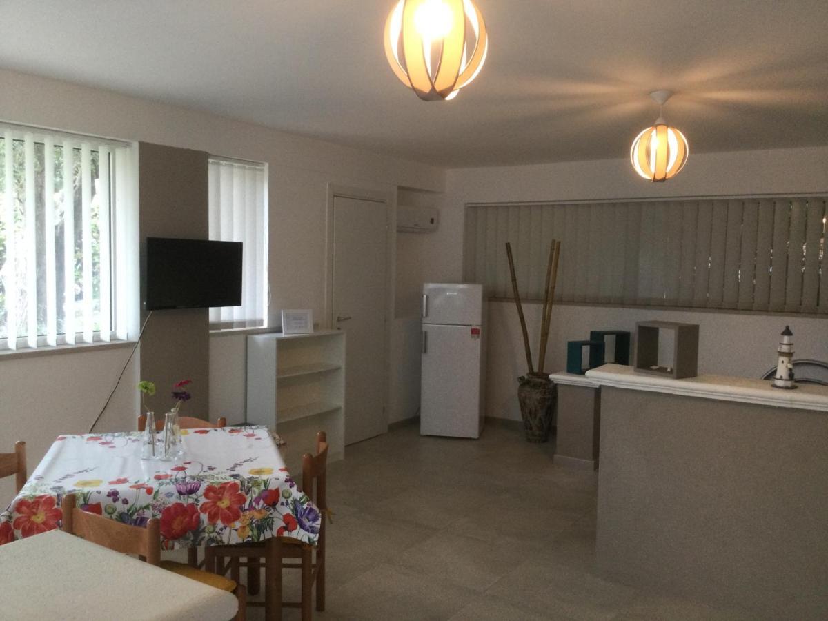 Residence I Faraglioni Mattinata Eksteriør billede